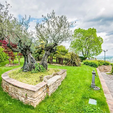Tranquil In With Garden Διαμέρισμα